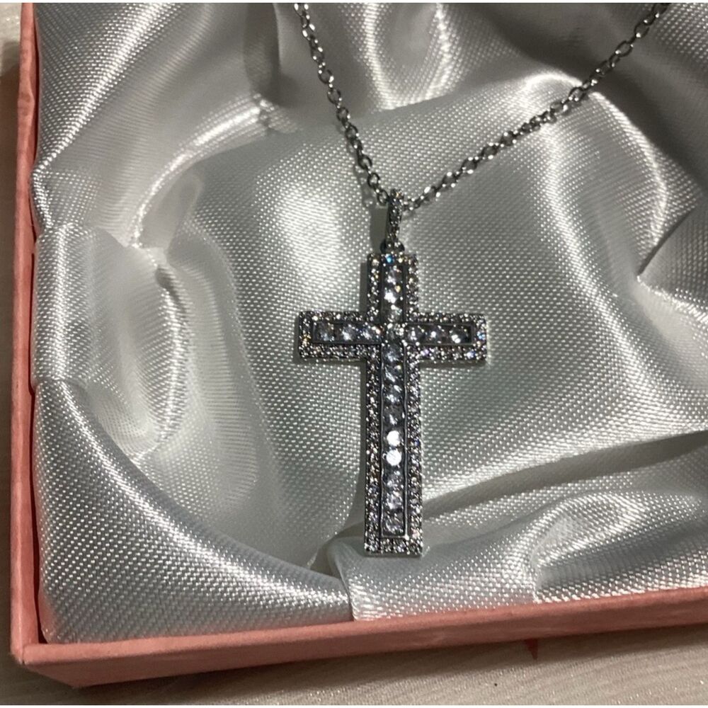 ✝️ Beautiful Sparkling Zircon Cross Pendant Necklace - Picture 11 of 16